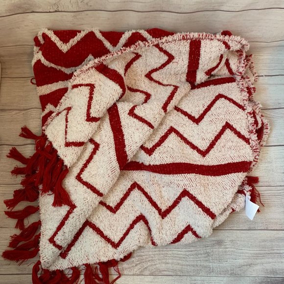 Rachel Ashwell The Farmhouse Decorative Throw Blanket 50x60" Chevron Fringe - Picture 5 of 16